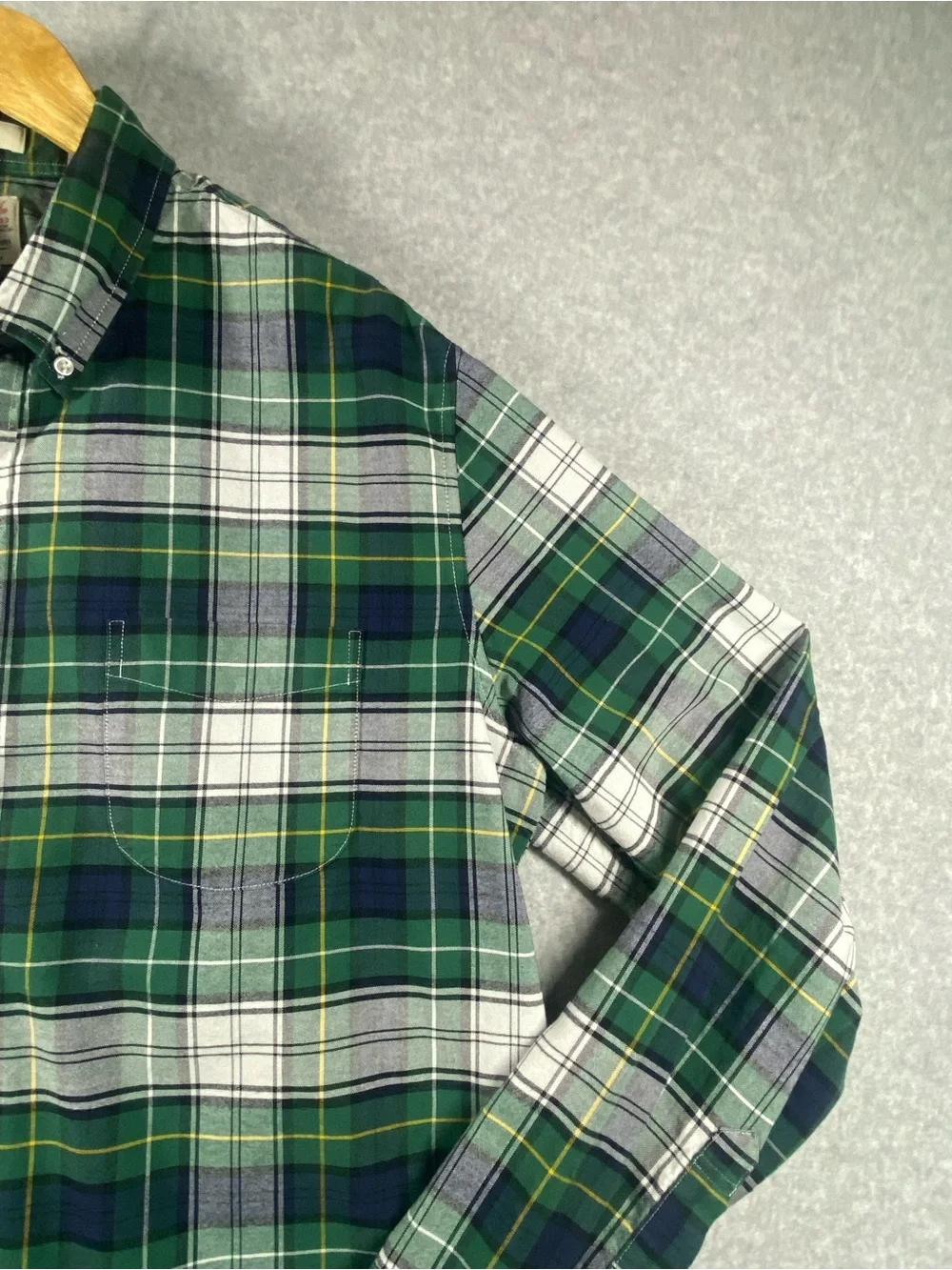J. Crew shirt men’s XL slim fit green The broken Oxford organic cotton long slv.